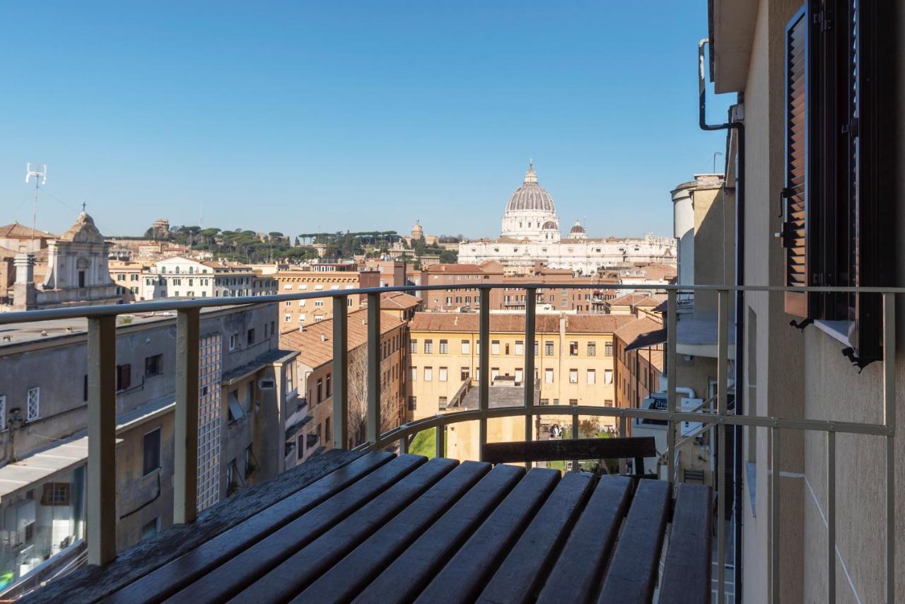 Bright With Views Of San Pietro *