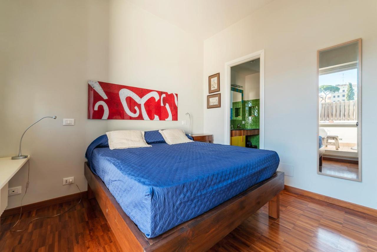 Bright With Views Of San Pietro Apartment Rome